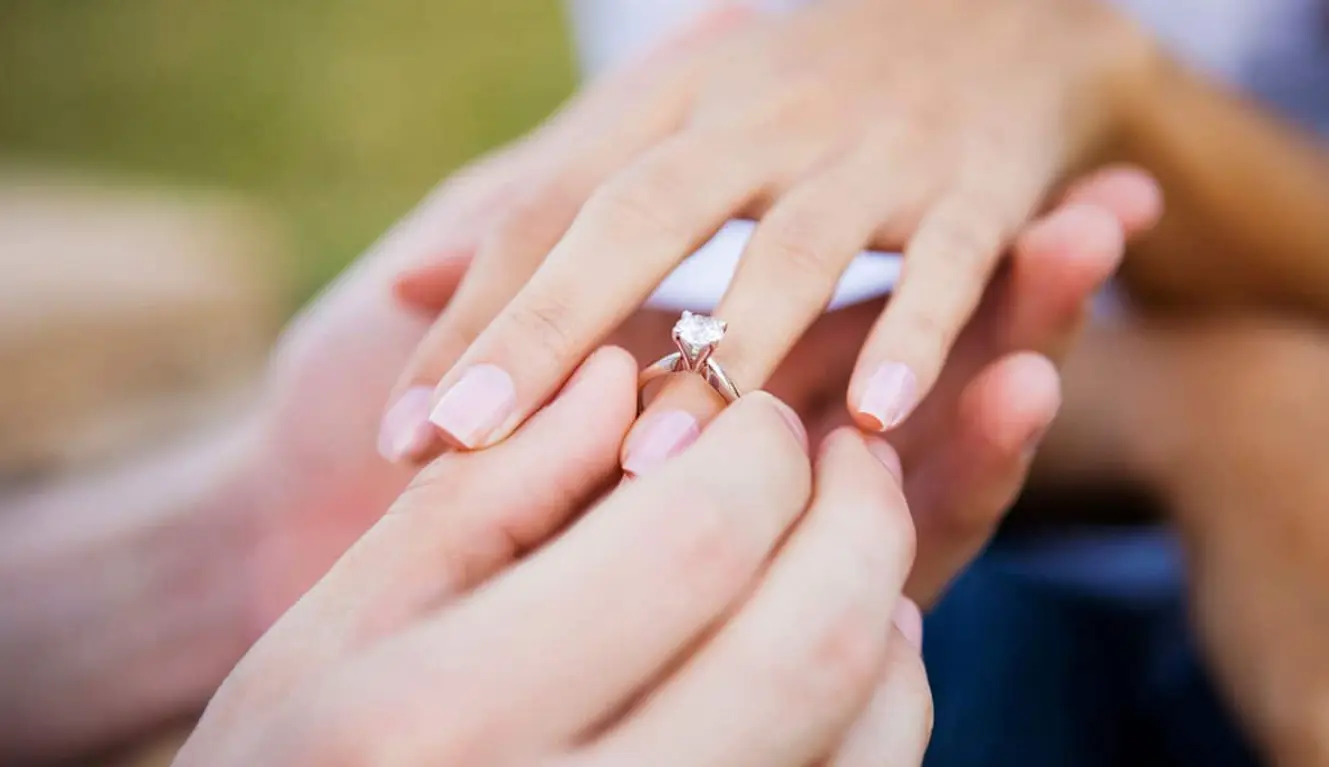 Budget Bliss: Affordable Engagement Ring Ideas That Look Luxurious